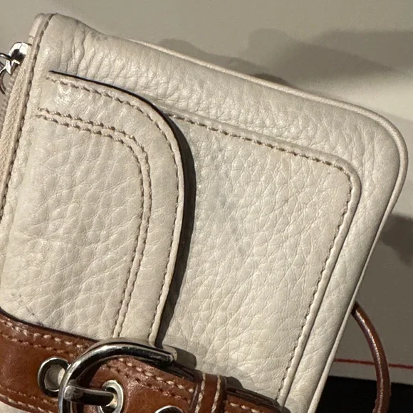 Coach Soho White Leather Wristlet with Brown Buckle Accent - Picture 7 of 9